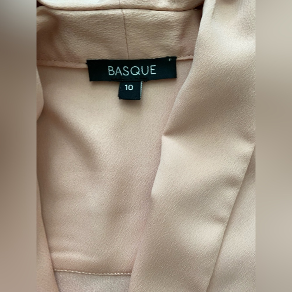Basque Blush Sleeveless Blouse - Picture 2 of 4